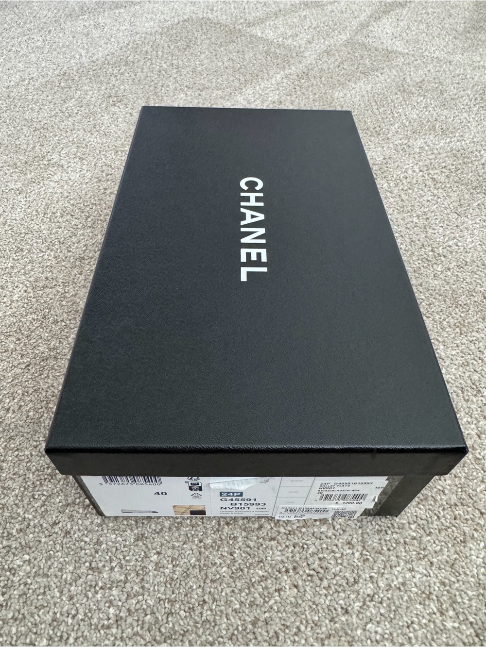 CHANEL Beige and Black Quilted Cap-Toe Leather Ballet Flats Sz 40 - Picture 15 of 16